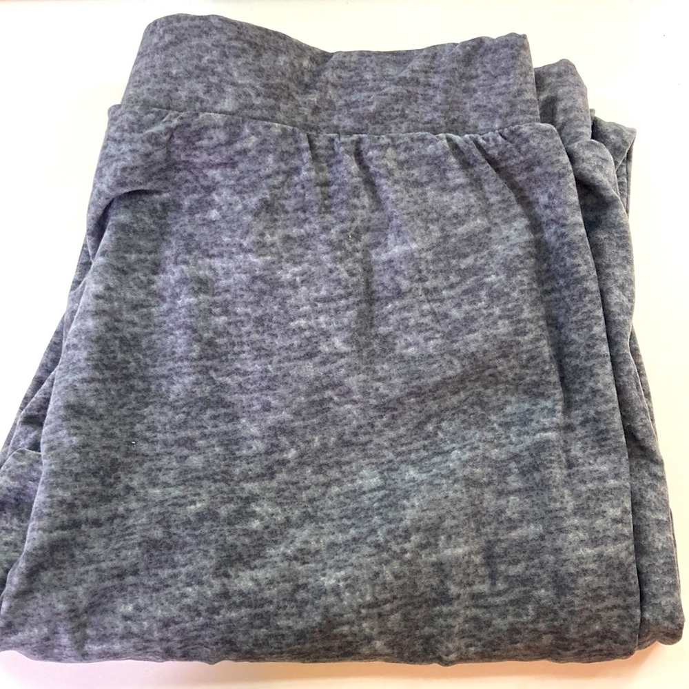 These stretchy leggings are soft and comfy. Perfect for pjs and hoodies.